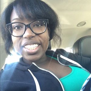 Meet your Posher, Phillia